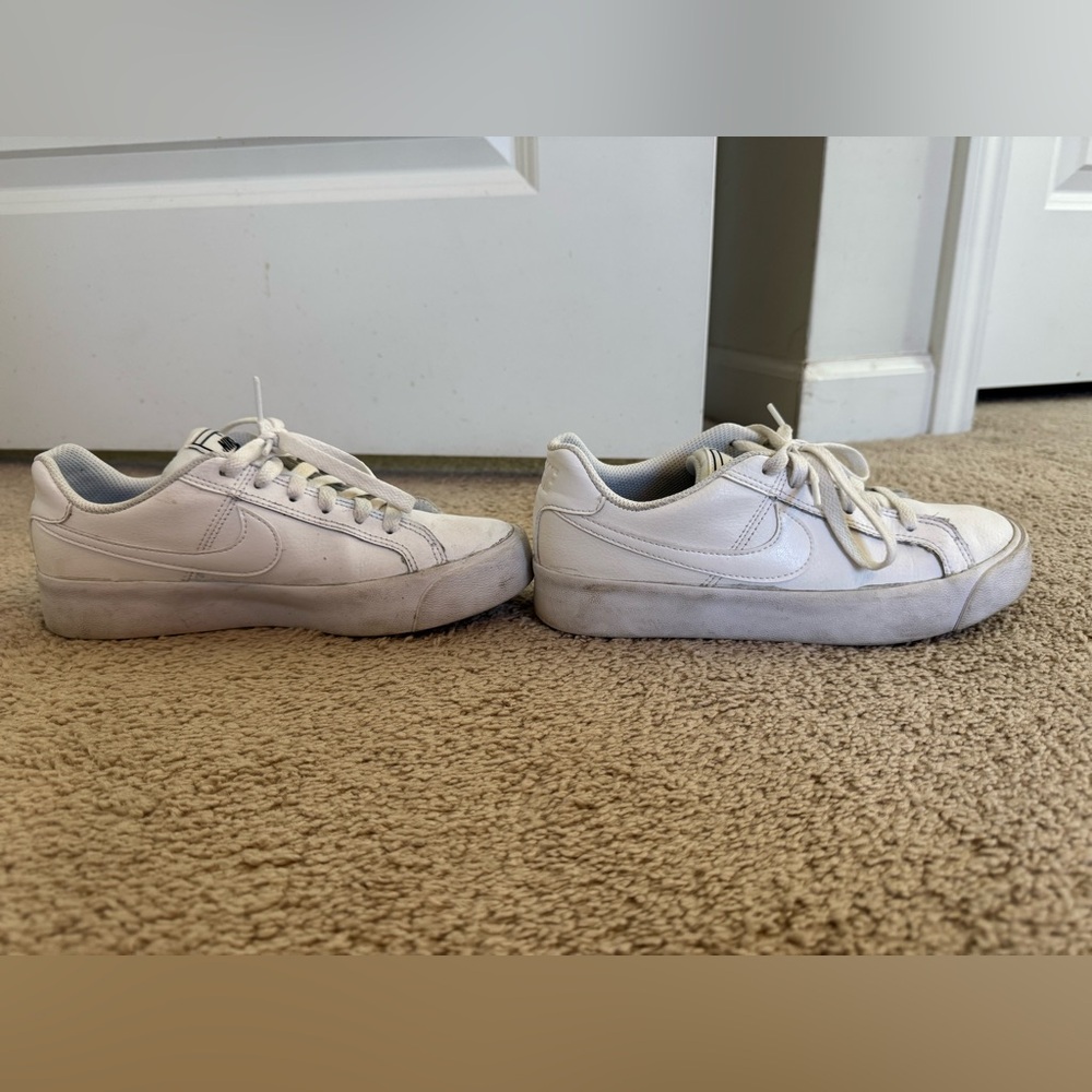 Women’s Nike Sneakers size 5.5